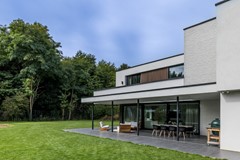 Koningskaars 20, 6418 PR Heerlen - 04 - Achterzijde met het bos ernaast.jpg